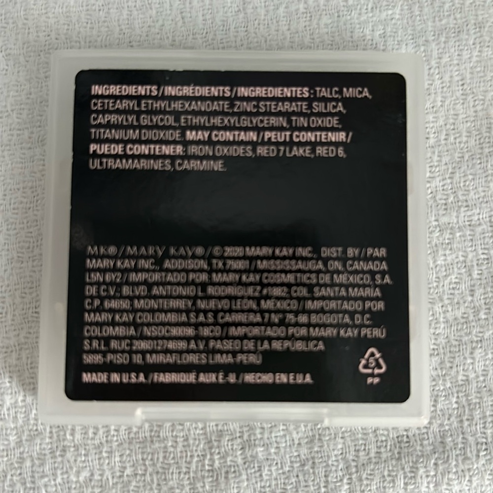 Shy Blush-Mary Kay Chromafusion Blush - Picture 2 of 2